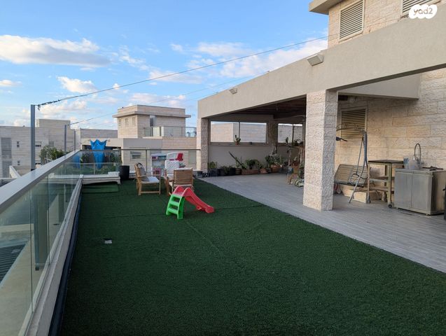 גג/ פנטהאוז, נחל פולג 25, צור יצחק, צור יצחק