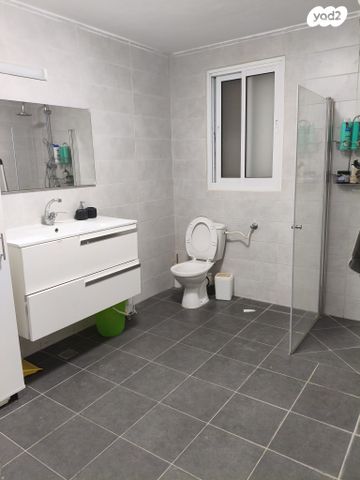 דירה, נתן אלבז 146, הראשונים, שלומי