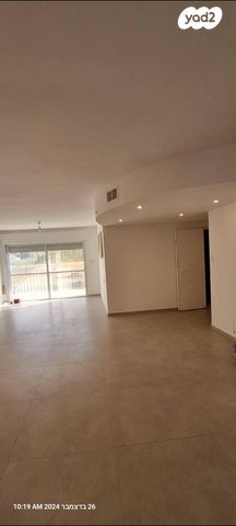 דירת גן, הזמיר 42, נהריה הירוקה, נהריה