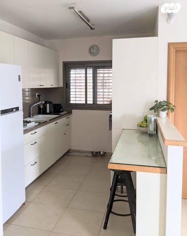 דירה, אבני חושן 11, אבני חן, מודיעין מכבים רעות