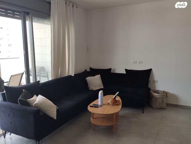 דירה, לוטם 39, הפרחים, חריש