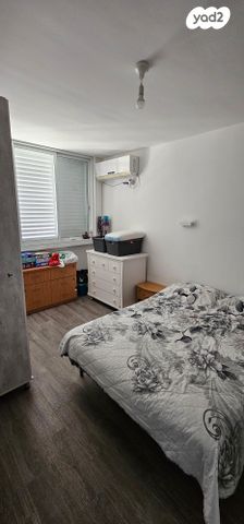 דירה, הפורצים 9, תל גיבורים, חולון