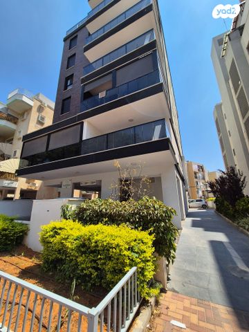 דירה, בעל שם טוב 53, מחנה יהודה, פתח תקווה