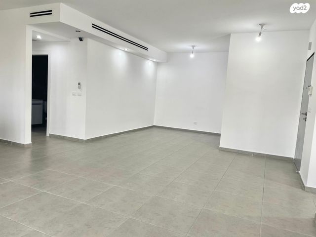 דירה, דרך הפארק 18, קרית השרון, נתניה