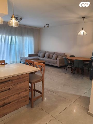 דירה, שדרות בן צבי 106, אגמים, נתניה