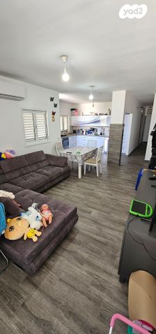 דירה, הפורצים 9, תל גיבורים, חולון