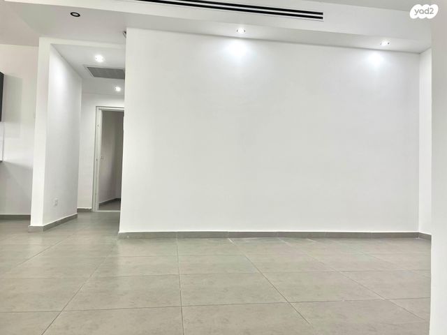 דירה, דרך הפארק 18, קרית השרון, נתניה