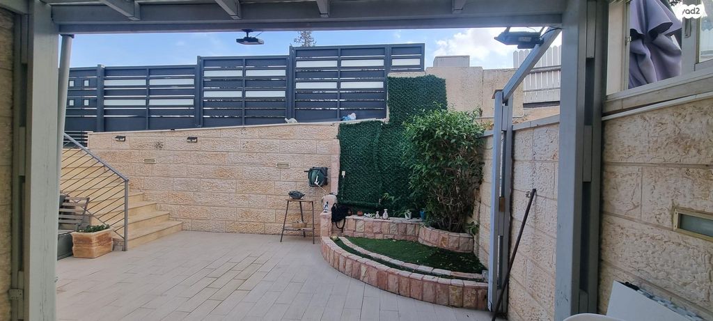 דו משפחתי, המצדים 5, המצדים, מעלה אדומים