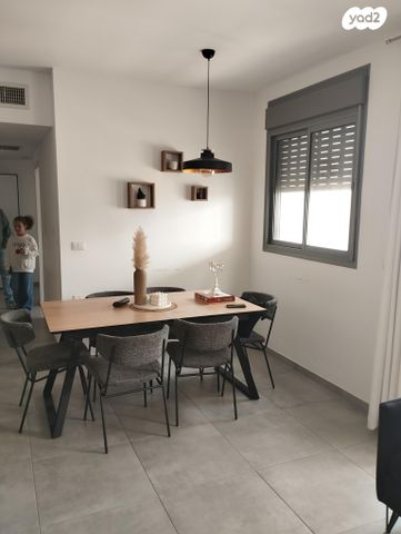 דירה, לוטם 39, הפרחים, חריש