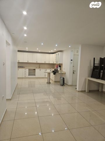 דירה, דגל ראובן 64, בר יהודה, פתח תקווה