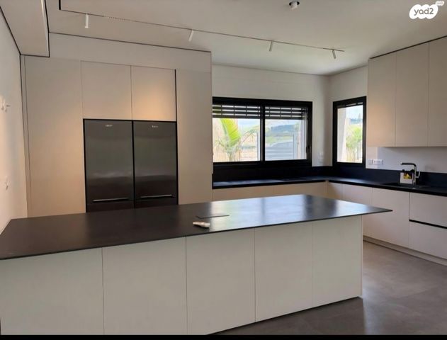 דירת גן, שולמית אלוני 3, בצל האורנים, קרית טבעון