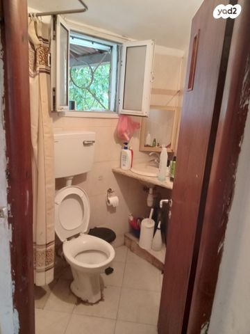 יחידת דיור, עזרא 6, שיכון ממשלתי, פרדס חנה כרכור