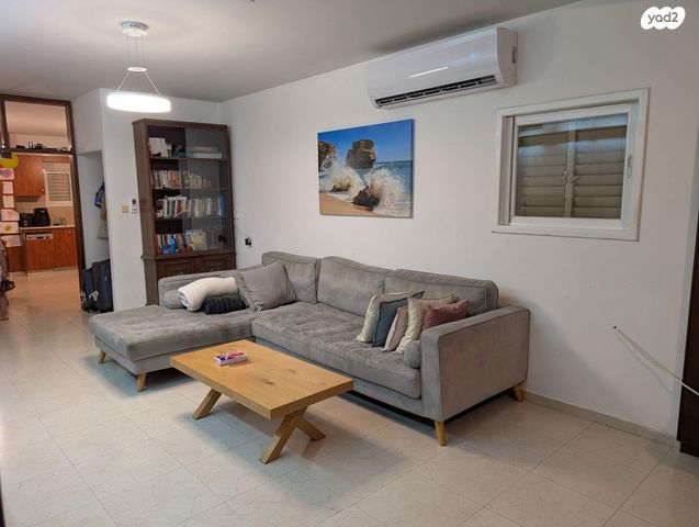 דירה, הכנסת 11, ארלוזורוב, גבעתיים