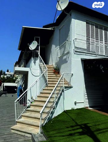 קיבוץ גלויות 33