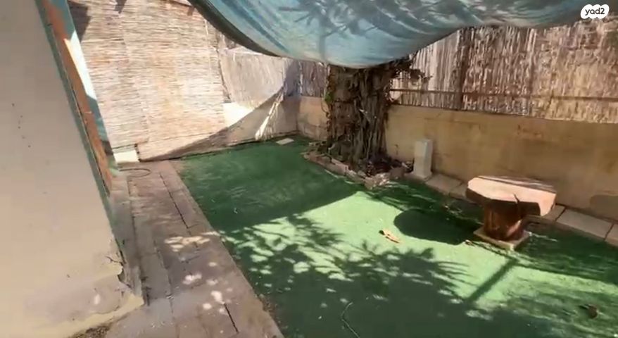 סמטת קטורה 24