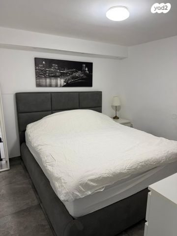 דירה, יוסף ספיר 36, קרית קריניצי, רמת גן