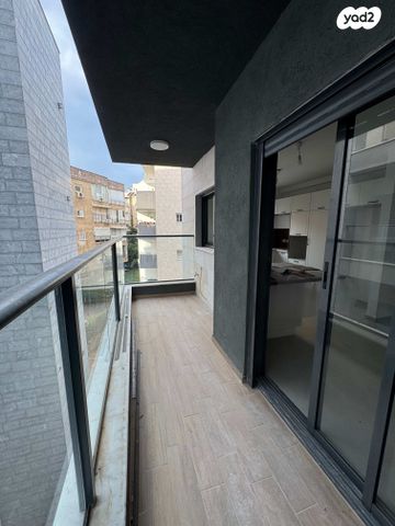 דירה, מניה שוחט 11, רמז, מערב ותיק, ראשון לציון