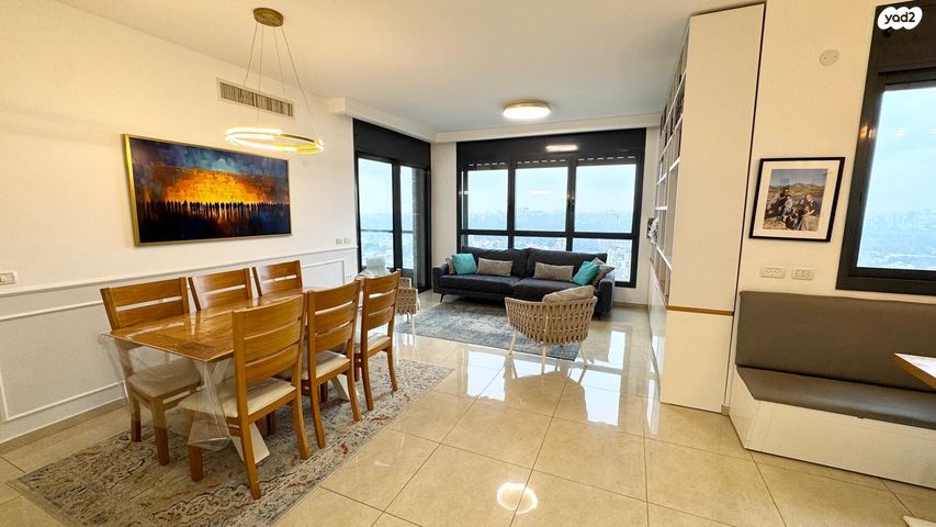 דרך זאב ז'בוטינסקי 105