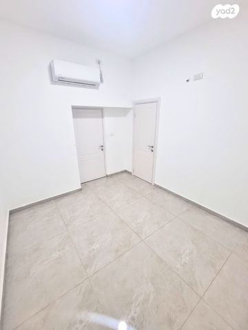 יחידת דיור, היד החזקה 1, יד רמב''ם, יד רמב"ם