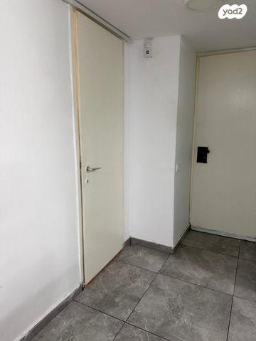 דירה, יוסף ספיר 36, קרית קריניצי, רמת גן