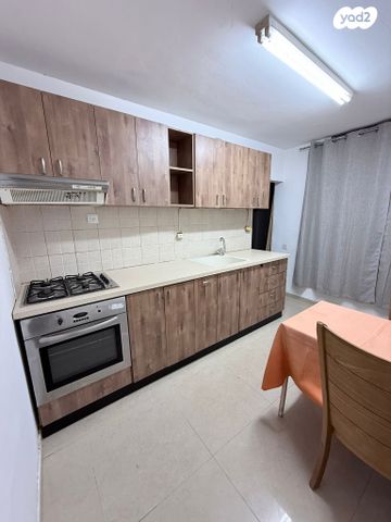 דירה, נתיב חן 65, נווה שאנן, חיפה