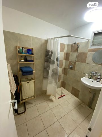 דירה, יצחק בן צבי 1, גיורא, רמלה