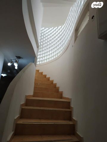 מרתף/ פרטר, אפיקי מים 8, עין הים, חדרה