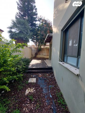 דו משפחתי, באר גנים 43, באר גנים, אבן יהודה