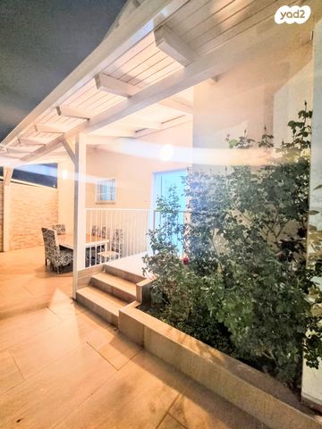 יחידת דיור, היד החזקה 1, יד רמב''ם, יד רמב"ם