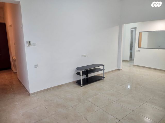 דירה, שדרות ודג'ווד 24, מרכז הכרמל, חיפה