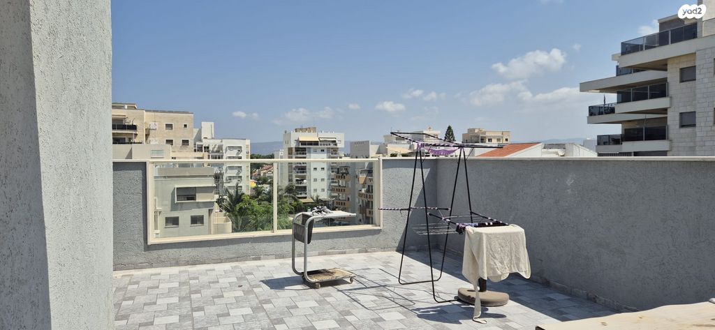 גג/ פנטהאוז, וייצמן 6, עיר, מרכז העיר, נהריה