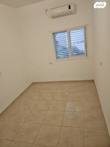 דירה, שדרות ודג'ווד 24, מרכז הכרמל, חיפה