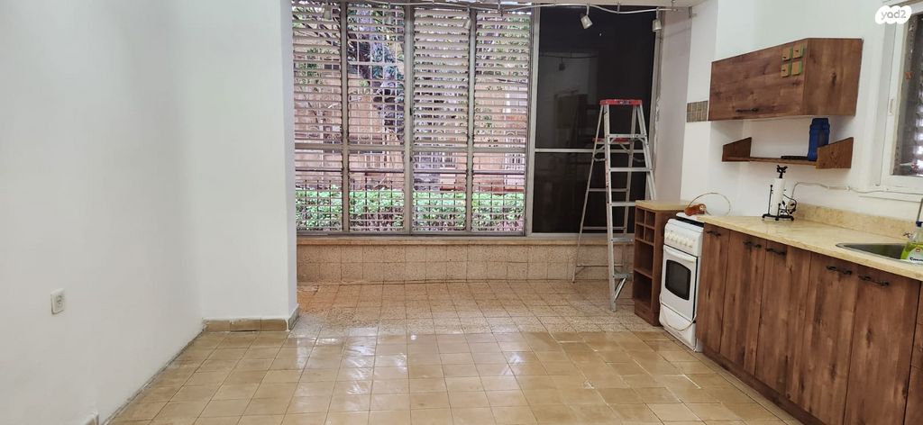 דירה, לביא 6, מעונות פועלים, גבעתיים