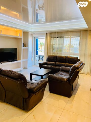 שדרות ניצה 8