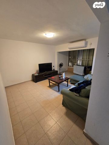 אבן שפרוט 27