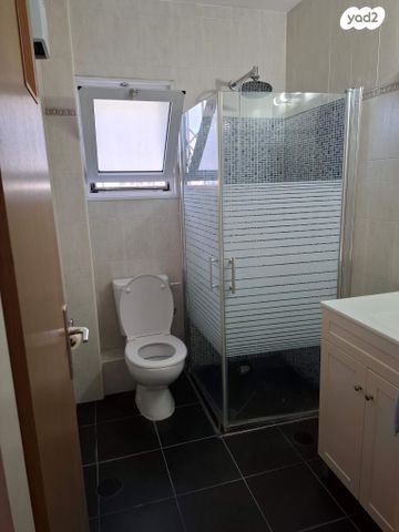 דירה, שדרות מנחם בגין 1, קרית הסביונים, יהוד מונוסון