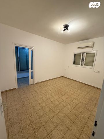 דירה, דרך אבא הלל 38, שכונת גפן, רמת גן