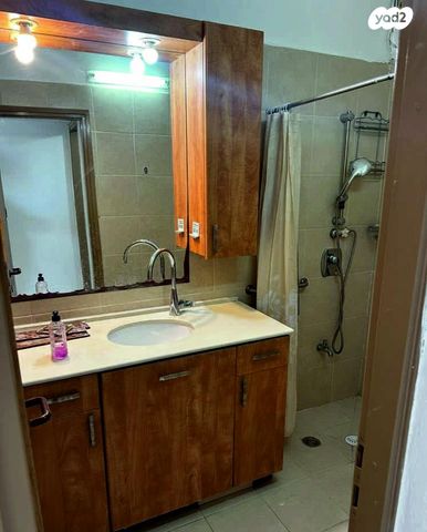 דירה, קיבוץ גלויות 33, רסקו ב', חולון