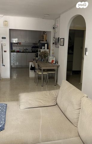 דירה, שרה אהרונסון 40, אזור הבילויים, רמת גן