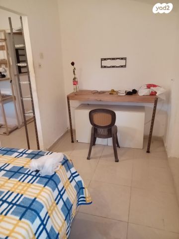 יחידת דיור, עזרא 6, שיכון ממשלתי, פרדס חנה כרכור