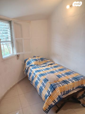 יחידת דיור, עזרא 6, שיכון ממשלתי, פרדס חנה כרכור