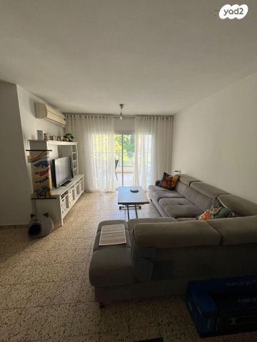 דירה, השריון 14, נווה כרמית, נס ציונה