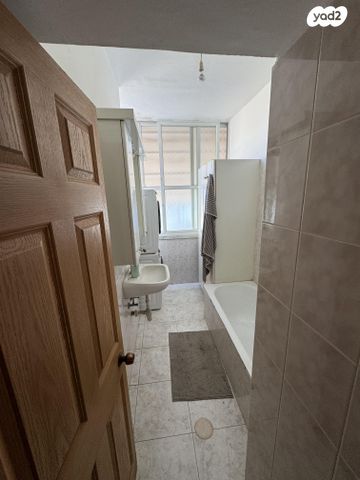 דירה, ההגנה 29, לב העיר, בת ים