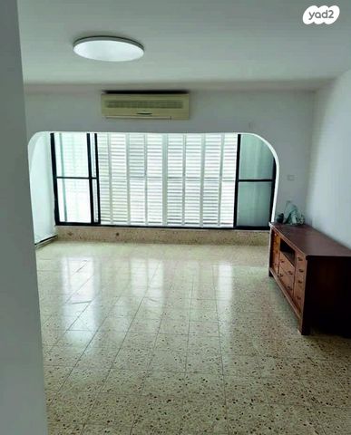 דירה, קיבוץ גלויות 33, רסקו ב', חולון