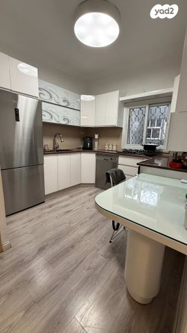 גג/ פנטהאוז, עגנון 12, דרום מערב ותיק, בת ים