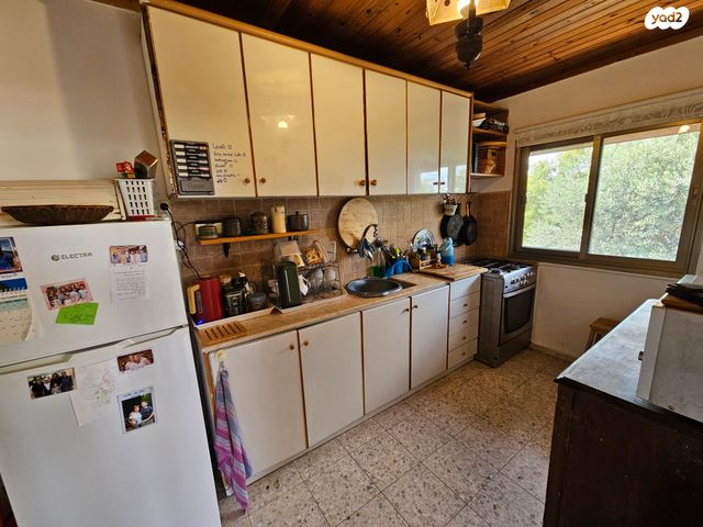 דו משפחתי, התירוש, זכרון יעקב