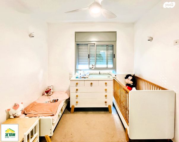 דירת גן, צור יצחק, צור יצחק