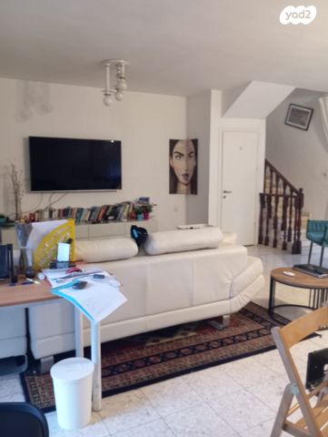 דו משפחתי, שושנה, מבשרת ציון