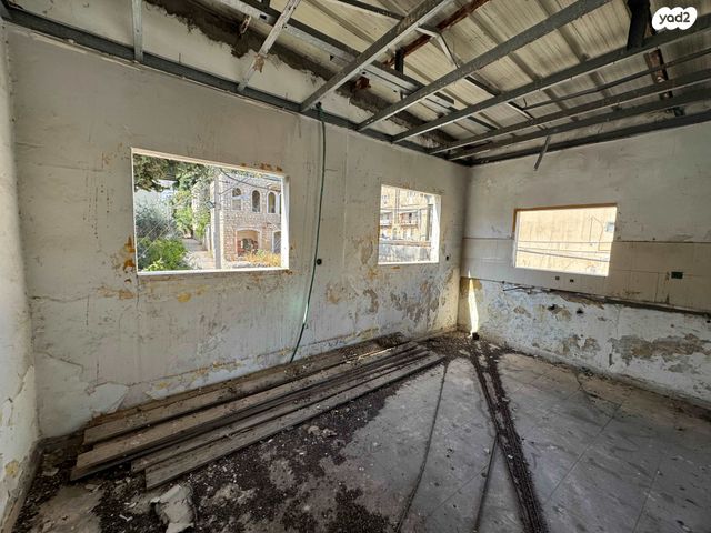 בניין מגורים, יהודה הלוי, העיר התחתית, ואדי סאליב, חיפה