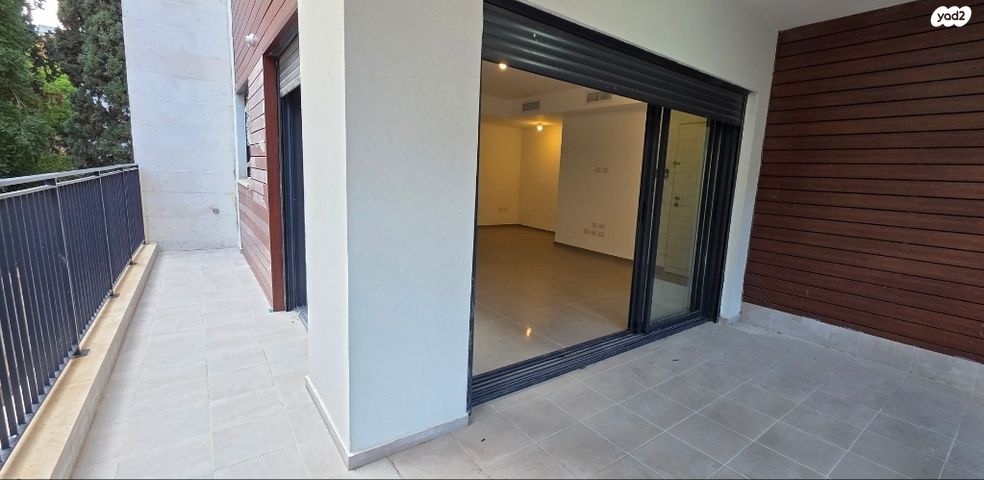 דירה, זאב גלר, הפרחים, כפר סבא